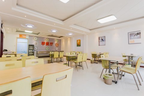 八一商务酒店(柘城汽车站店)