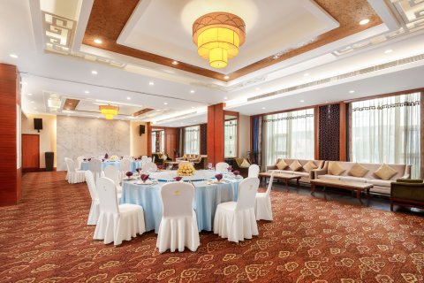 陕西世纪金源大饭店(公园南路地铁站)