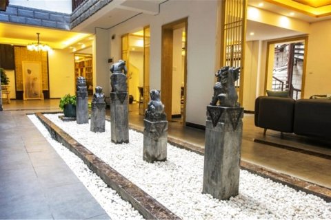 凤凰悦见雅院江景客栈