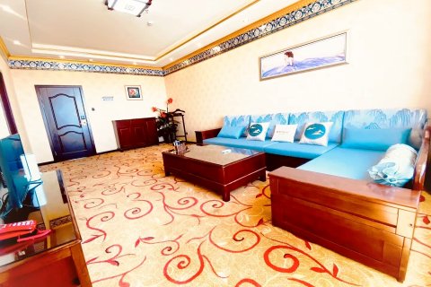 若尔盖唐克王府大酒店