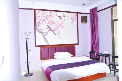 丹霞山荷塘月色客栈