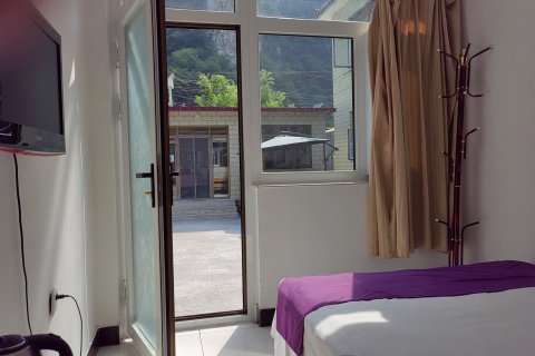 十渡石人峰农家院