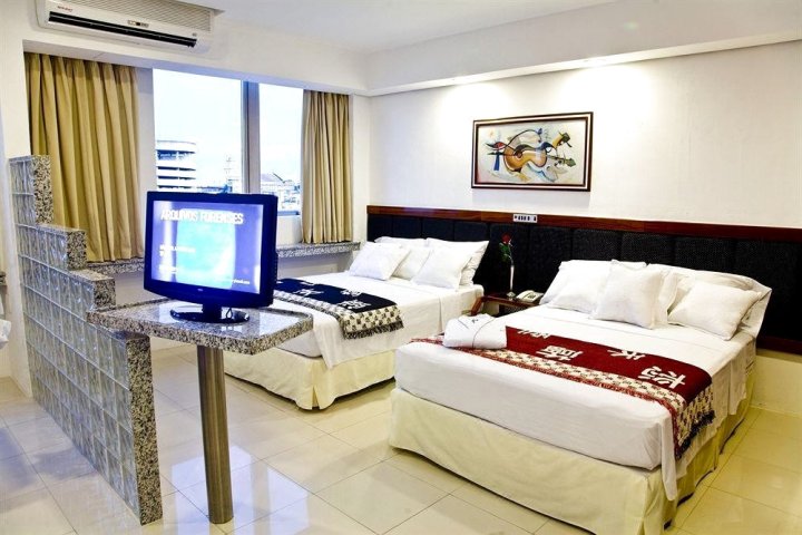劳德马瑙斯酒店(Lord Manaus Hotel)