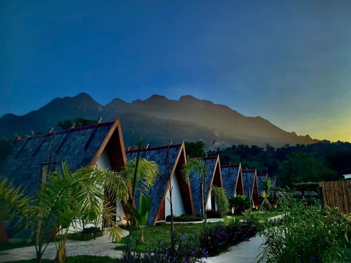 万荣格度假村(Vangvieng Resort)