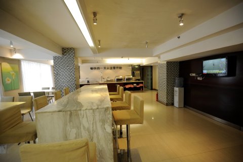 城市便捷酒店(东兴国门景区口岸店)