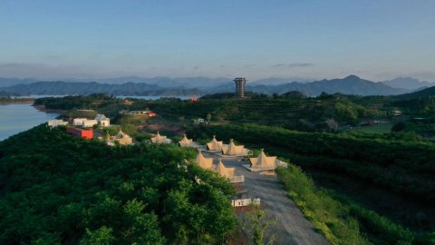 大热荒野千岛湖湖上森林营地