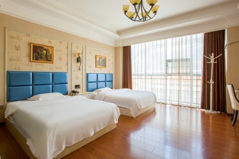 建水景天主题酒店