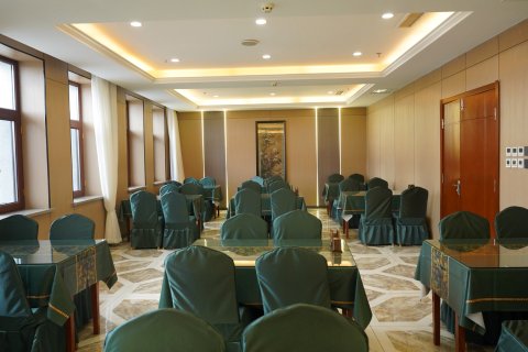 北安庆华圣乔商务大酒店