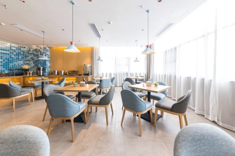 如家酒店·neo(抚州万象新城天幕广场店)