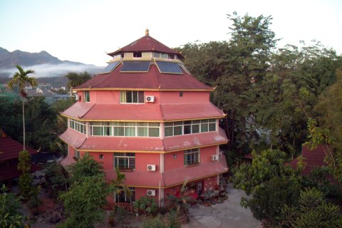 勐腊八角楼客栈