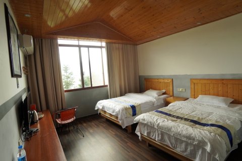 从江加榜梯田万隆庄客栈