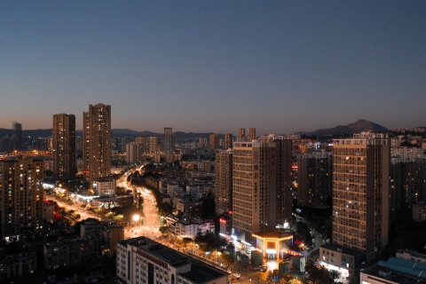 昆明曼丹酒店(昆医附二医院金鼎山北路地铁站店)