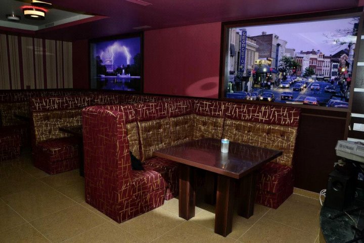 2X2 Cinema-Bar Hotel & Tours