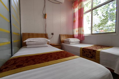 黄河石林翠翠民宿