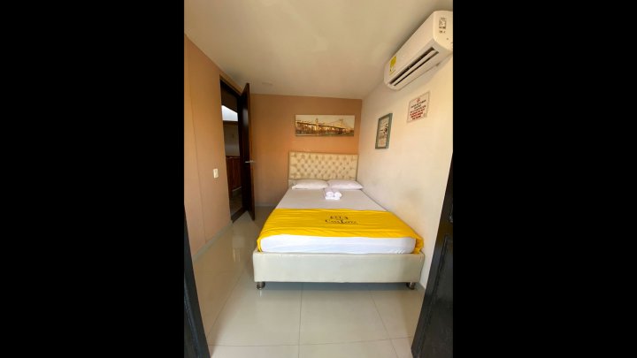 赫塞马尼古城中带早餐的酒店房间cl-3(Room in Guest Room - Cl-3 Double Room in Getsemani de Cartagena with Air Conditioning and Wifi)