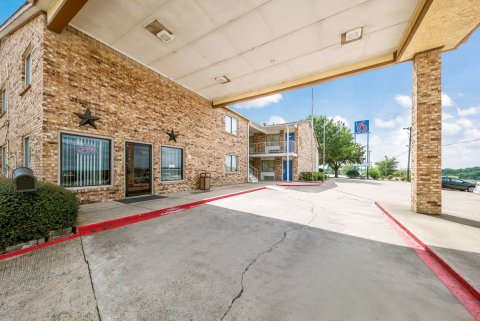 红橡木6号汽车旅馆(Motel 6 Red Oak, TX - Dallas)