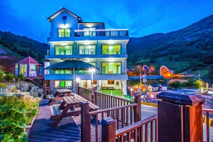 丽水雷东多度假屋(Yeosu Redondo Pension)