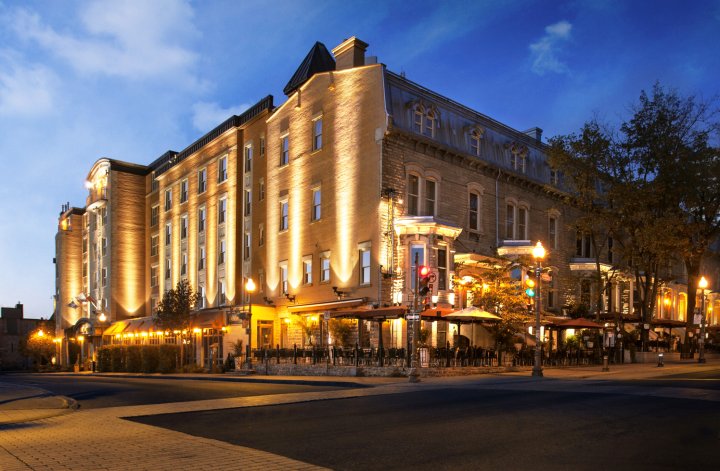 劳里尔堡酒店(Hotel Chateau Laurier Québec)