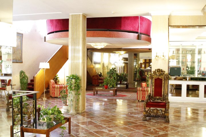 传统大酒店(Grand Hotel Hermitage)