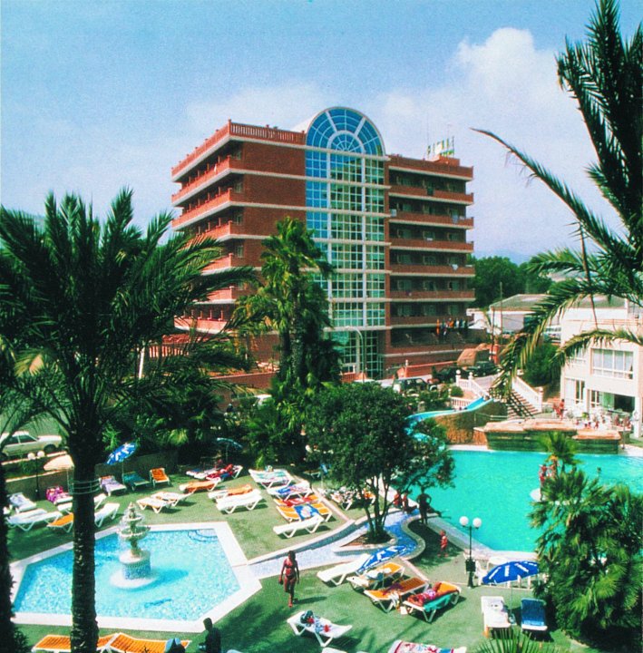 热带酒店(Hotel Tropic)