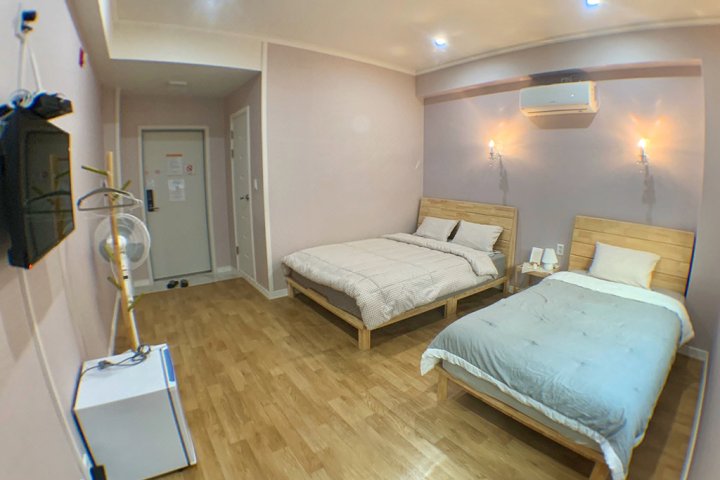 浪纹旅舍旅馆(Yeosu Nangman Guest House)