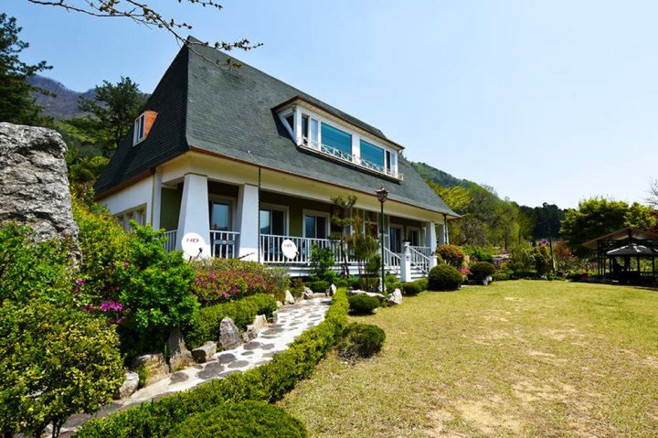 加平郡希尔旅馆(Gapyeong Bukmyeon Hill House Pension)