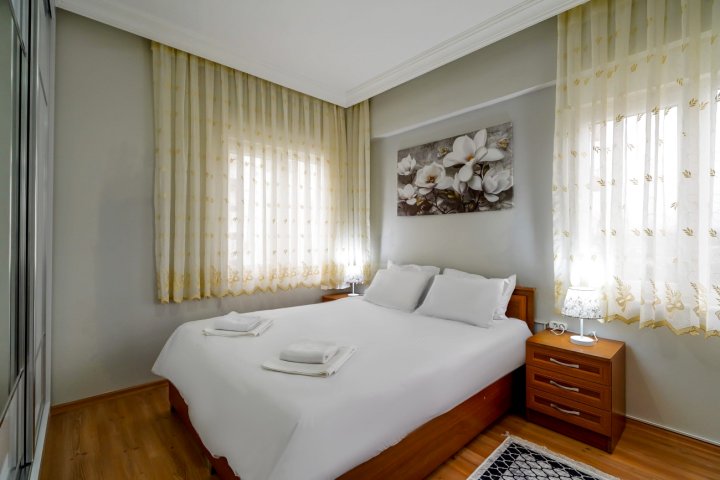 位于Kepez Antalya的舒适公寓，带阳台(Cozy Flat with Balcony in Kepez Antalya)