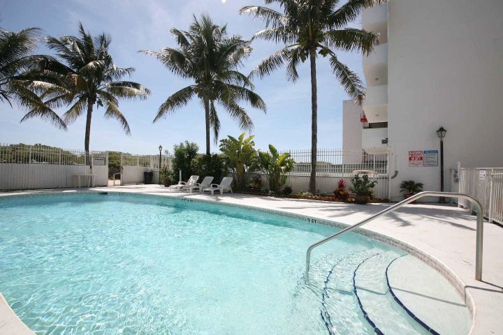 迈阿密海滩南海滩海滨开放式客房酒店(Beachfront Studio-South Beach-Miami)