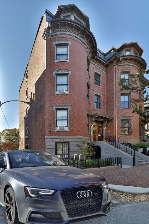 Authentic Brownstone Boston Studio!