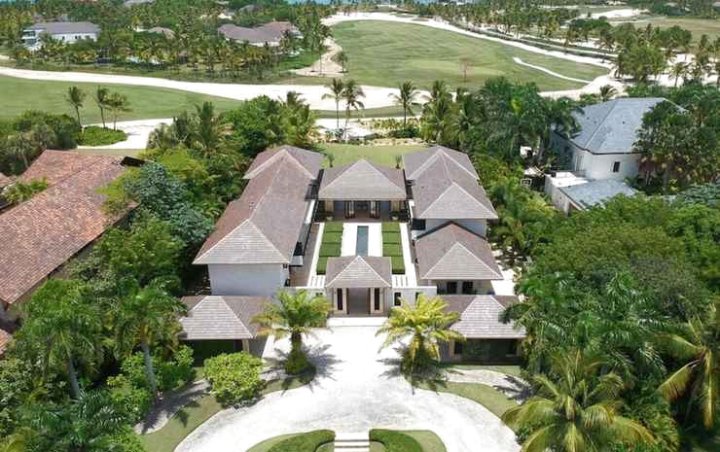 距离海滩步行距离的豪华别墅，配有高尔夫球场和海景(Dramatic Luxury Villa with Golf and Ocean View Walking Distance from the Beach)