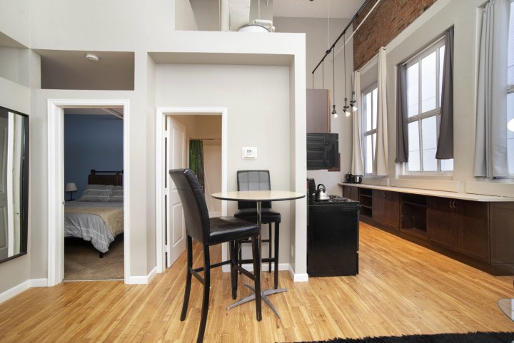 市中心丹佛2卧室公寓 - 开放式起居(Downtown Denver 2Br Apartment - Open Plan Living)