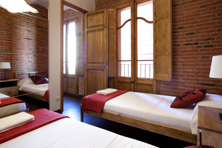 Modern 2-bedroom apartment near Sagrada Familia