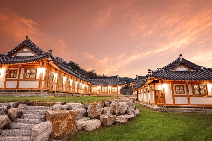 庆州春秋阁酒店(Gyeongju Hanokhotel Chunchugwan)