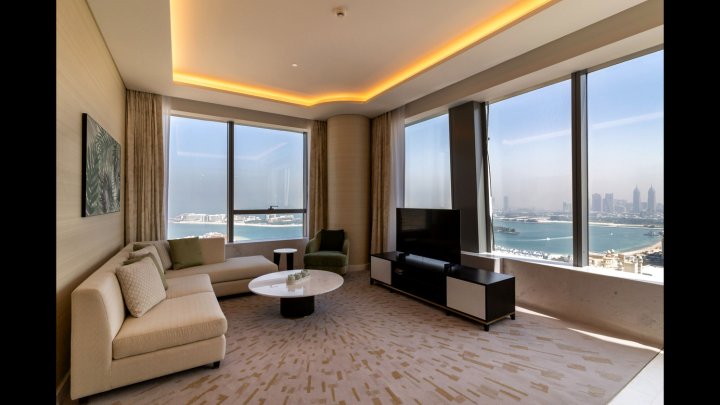 豪华公寓，可欣赏棕榈岛的壮观景色(Luxury Apartment with Spectacular View of the Palm Jumeirah)
