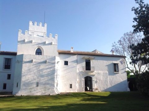 托里蒂拉雷纳农庄酒店(Hotel Cortijo Torre de la Reina)