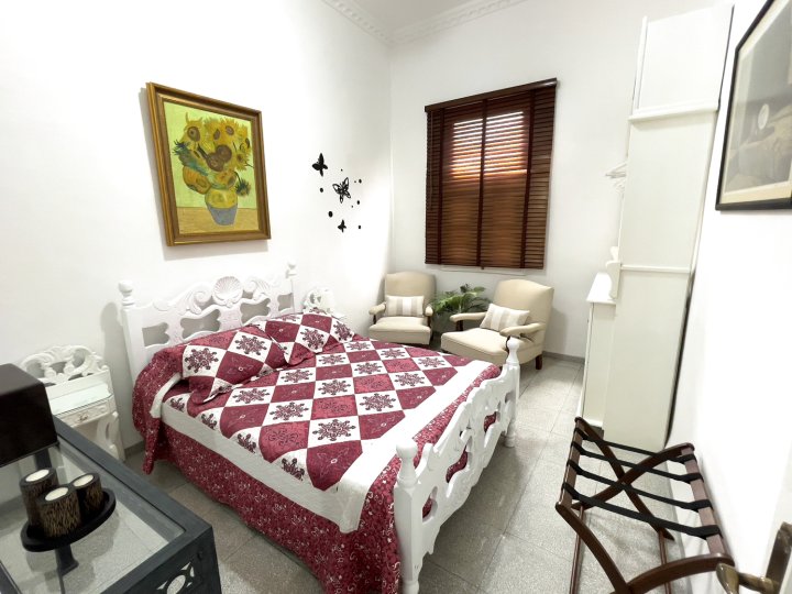 Casa Don Martin Luxury for Rent in Plaza Vieja (Havana)