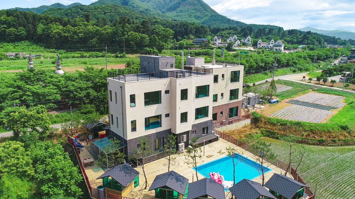 春川南怡岛2020水疗泳池别墅(Chuncheon Nami Island 2020 Spa & Pool Villa)