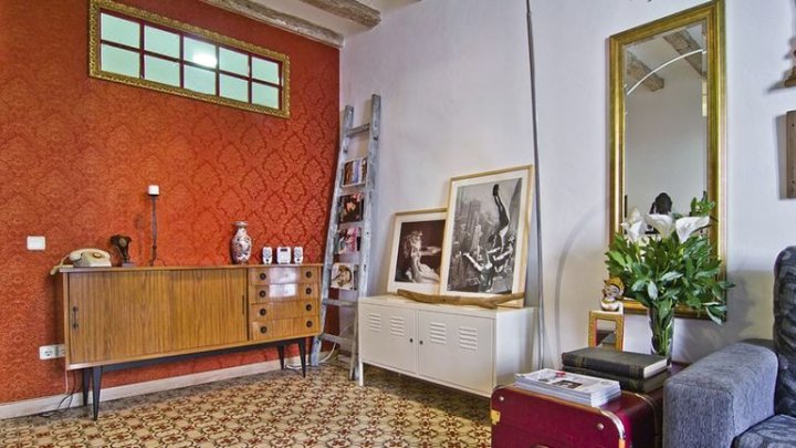 Almodovar Apartment