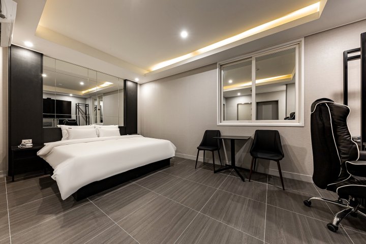 Chungju Modern Gray Hotel