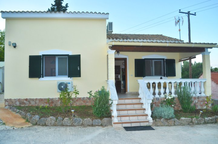 Holiday House "maria" in Pelekas Corfu