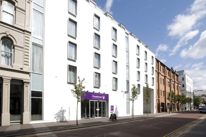 贝尔法斯特大教堂普瑞米尔酒店(Premier Inn Belfast City Cathedral Quarter)