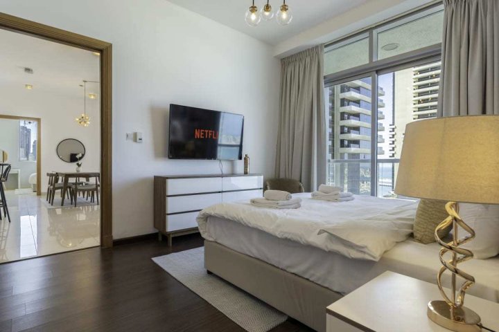 Guestready - Sleek & Serene Apartment w/ Stunning Marina Views