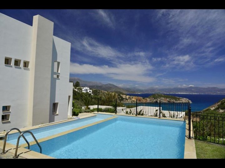 Villa Ouranos 我们在蓝色和奶油色的梦想，有海景和游泳池(Villa Ouranos Our Dream in Blue and Cream with Seaview and Pool)