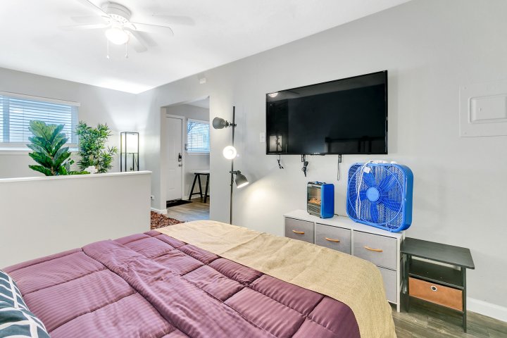 Historical Studio Apt in the Pearl with Awesome Wifi and Free Parking
