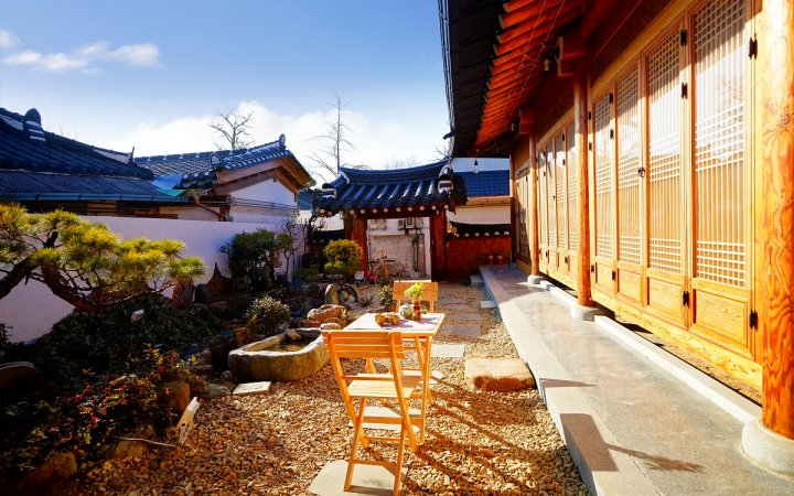 全州韩屋村充满爱民宿(Jeonju Hanok Maeul Sukbak Sarang Gadeuk)