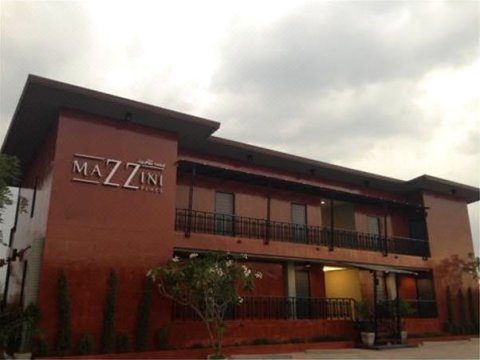 马泽尼广场酒店(Mazzini Place)