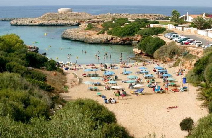 Vacances Menorca Caleta Playa Apartaments