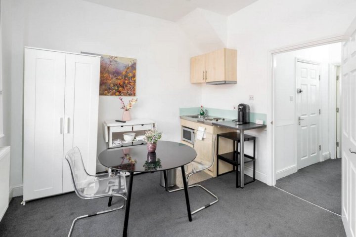Cosy 1-Bed Flat on King's Road in Chelsea, West London