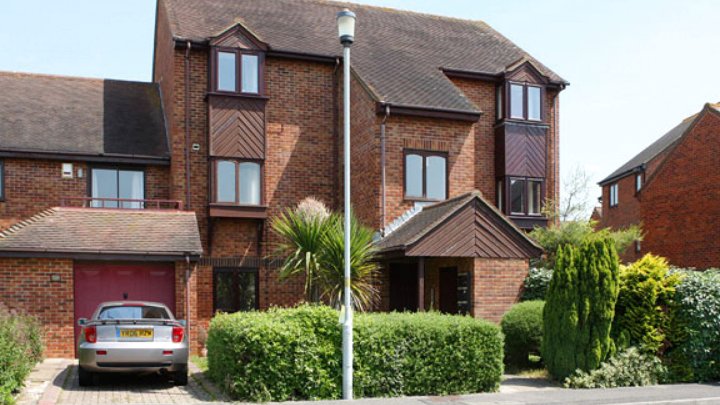 Sandpiper in Poole with 1 Bedrooms and 1 Bathrooms