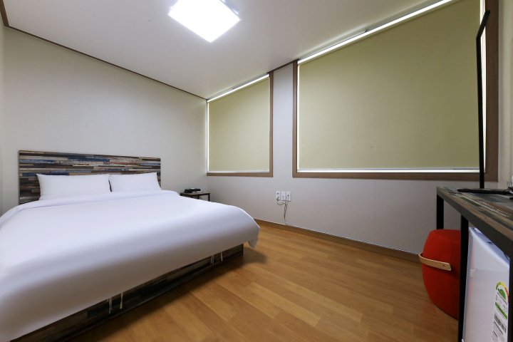 Buyeo Hongsan 3F Motel